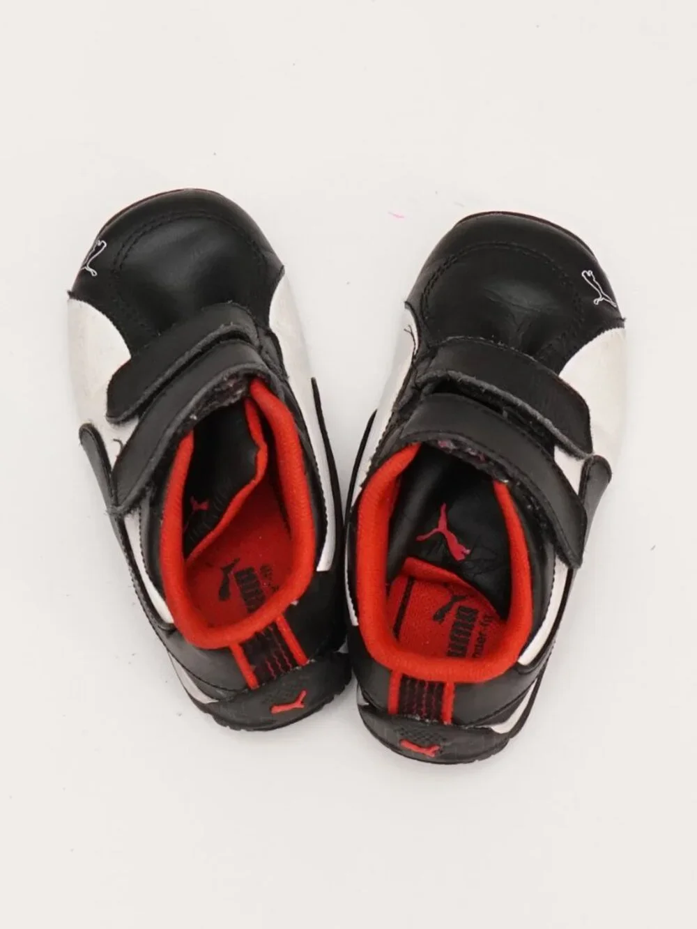 puma baby shoes size 8 for toddlers. Pre owned but in really good conditions
